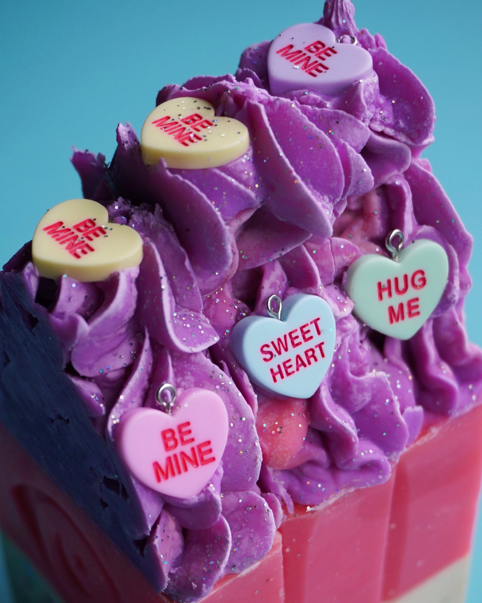 Barre de savon givrée charmée Lovesick Confetti - Nectar de pêche + banane