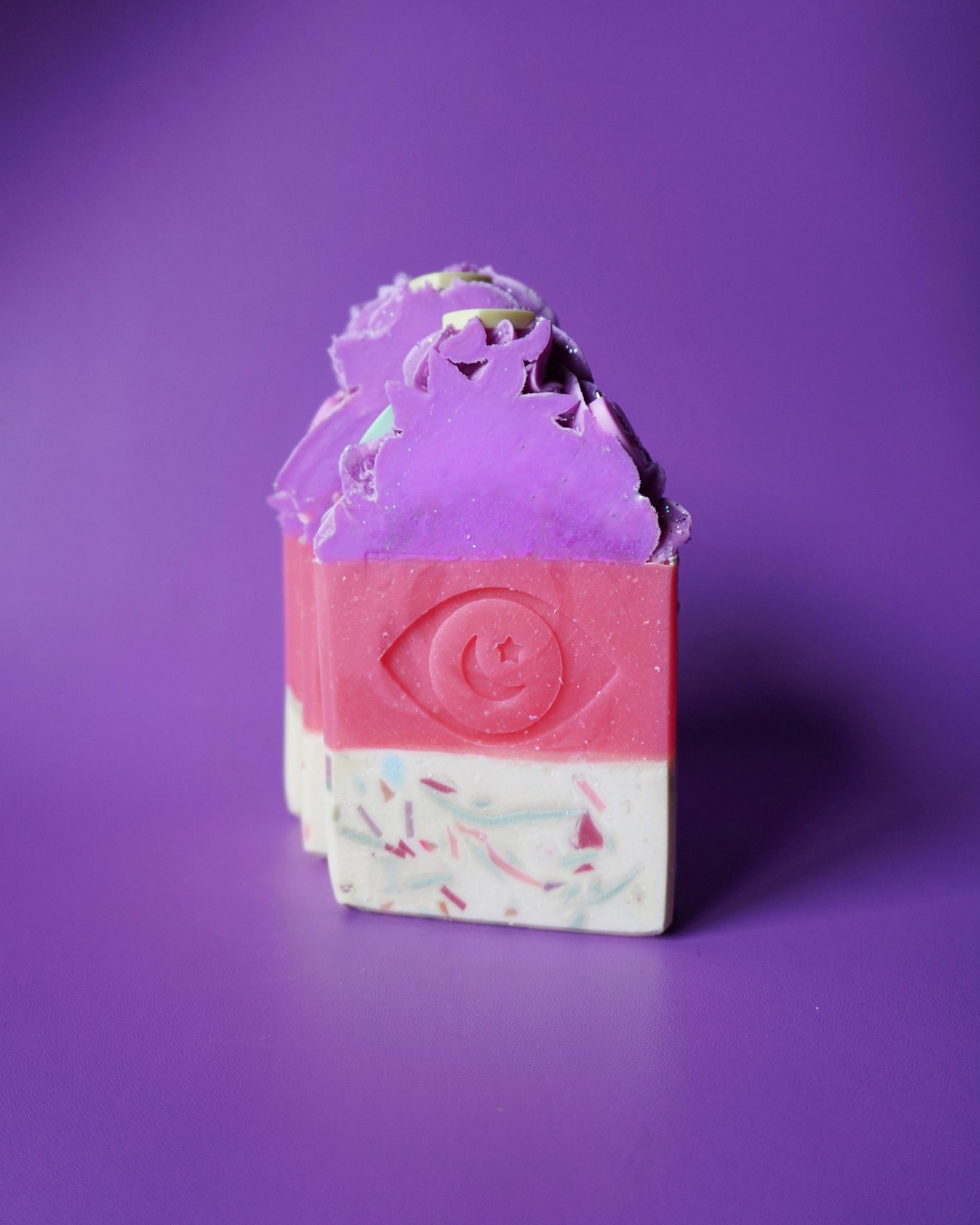 Barre de savon givrée charmée Lovesick Confetti - Nectar de pêche + banane