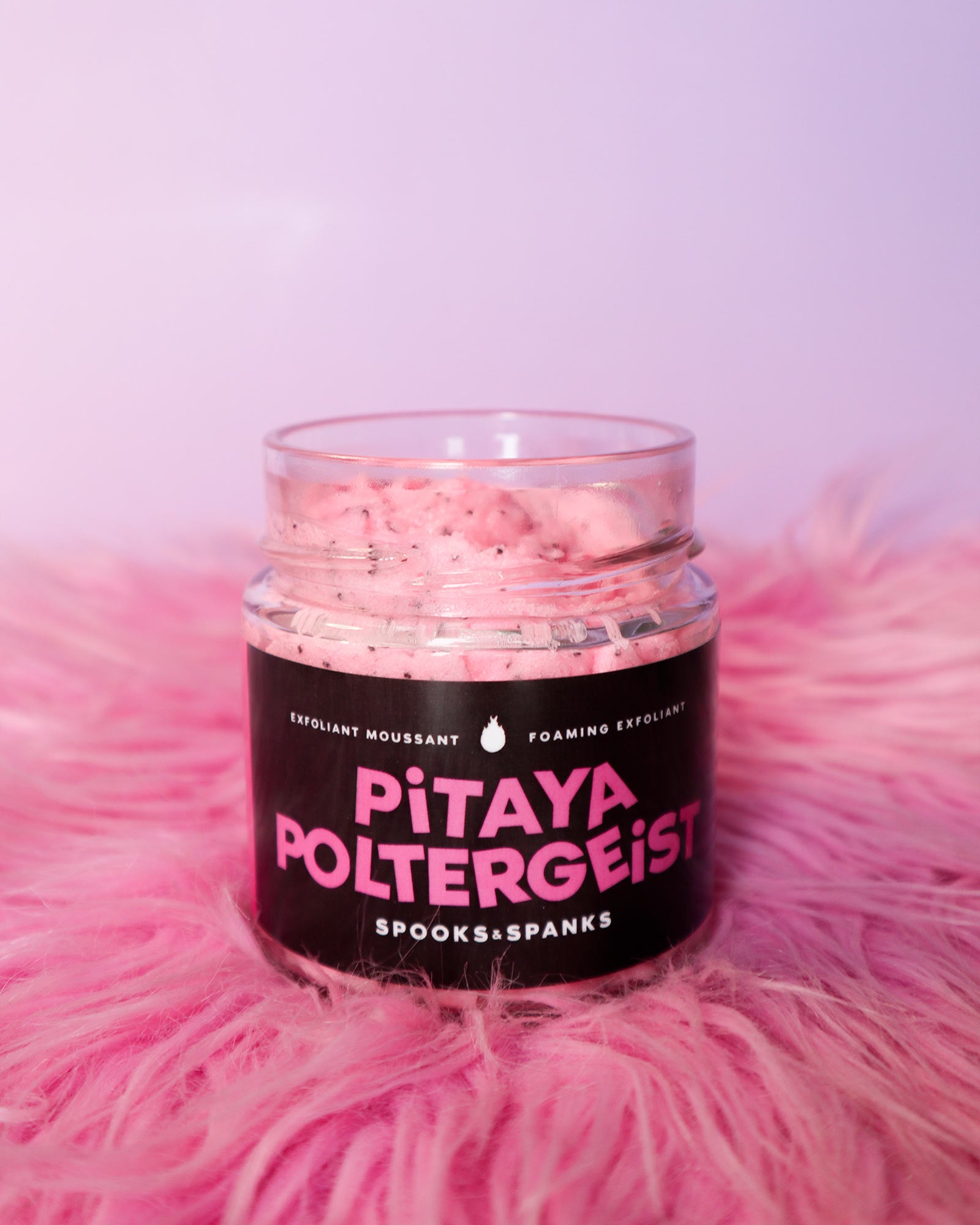 Pitaya Poltergeist foaming exfoliant - Pink dragonfruit