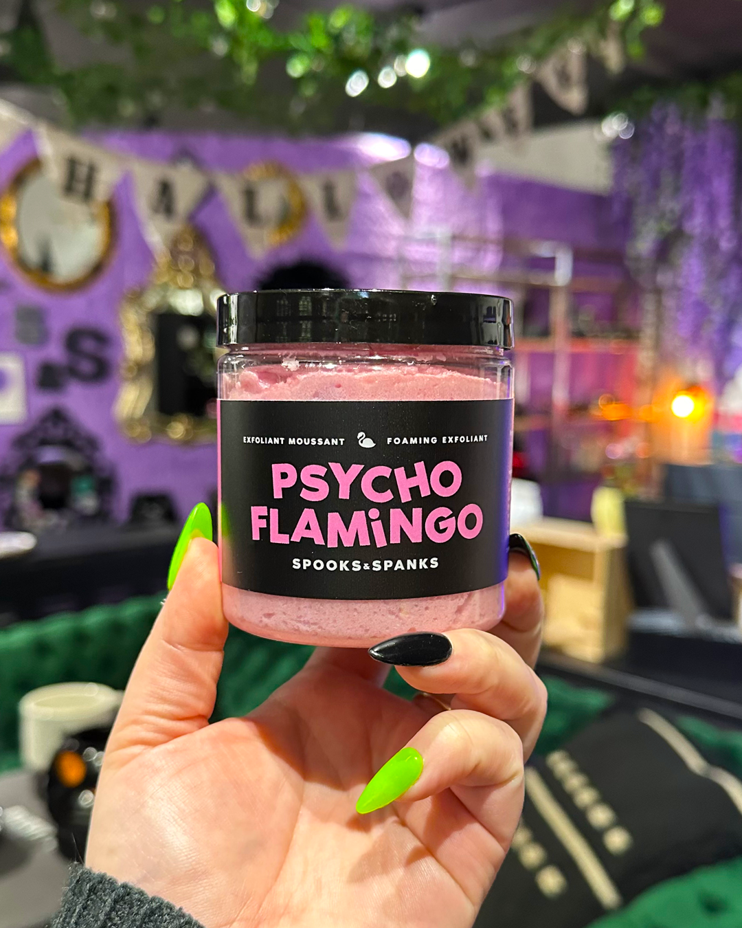 Psycho Flamingo Foaming Exfoliant - Mango + papaya